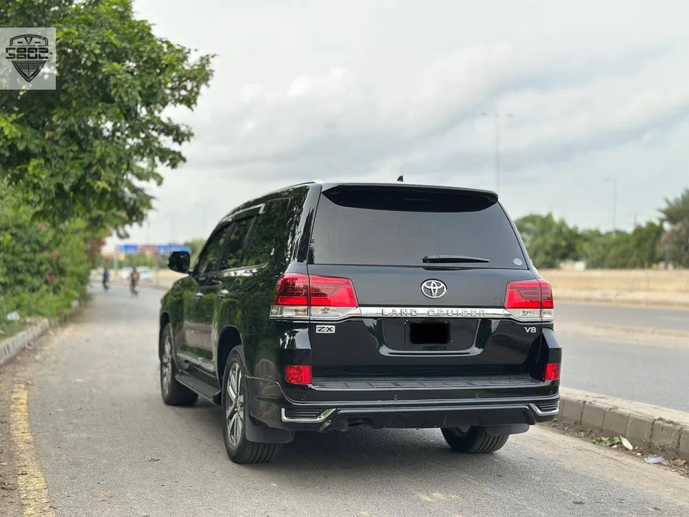 Toyota Land Cruiser 2015 for Sale in Lahore Toyota Land Cruiser 2015 for Sale in Lahore Image-5