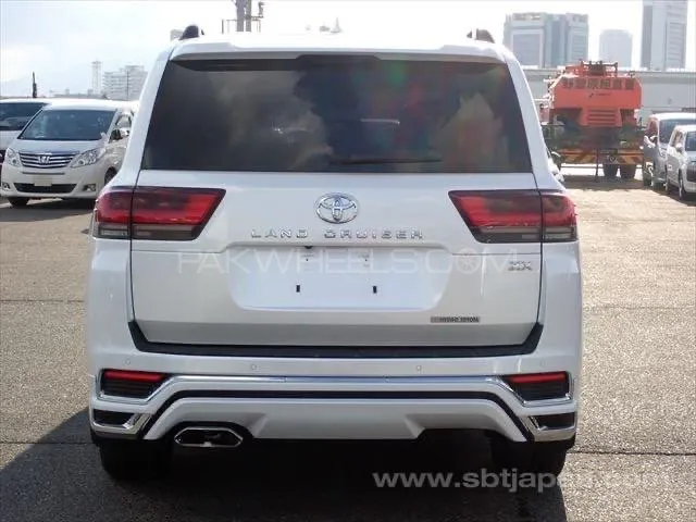 Toyota Land Cruiser 2022 for Sale in Karachi Toyota Land Cruiser 2022 for Sale in Karachi Image-7
