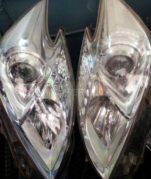 Toyota prius 1800cc led head light Image-1