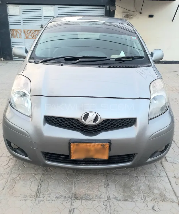 Toyota Vitz 2009 for Sale in Karachi Image-1