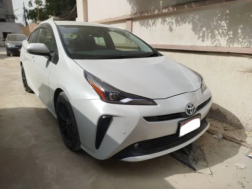 Toyota Prius S 2021