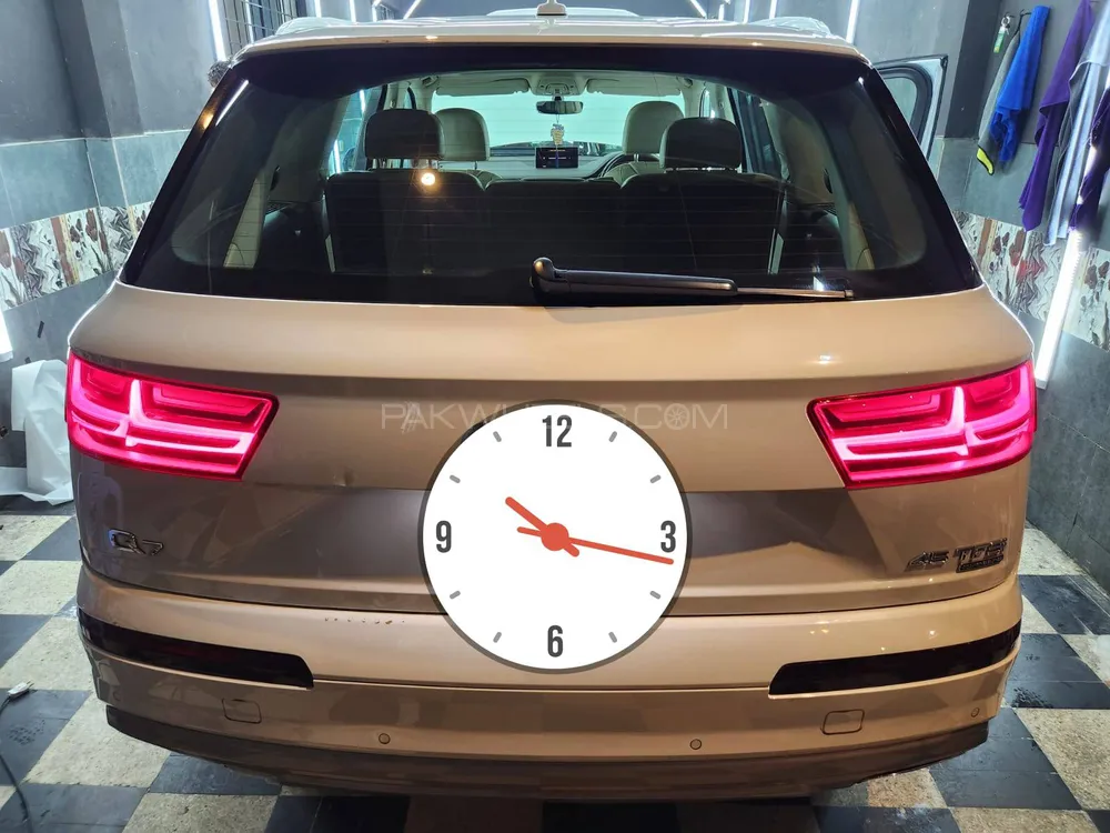 Audi Q7 2017 for Sale in Islamabad Audi Q7 2017 for Sale in Islamabad Image-4