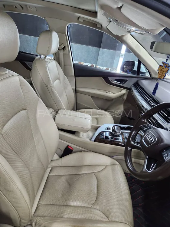 Audi Q7 2017 for Sale in Islamabad Audi Q7 2017 for Sale in Islamabad Image-9