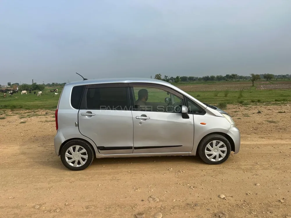 Daihatsu Move 2016 for Sale in Kharian Image-1
