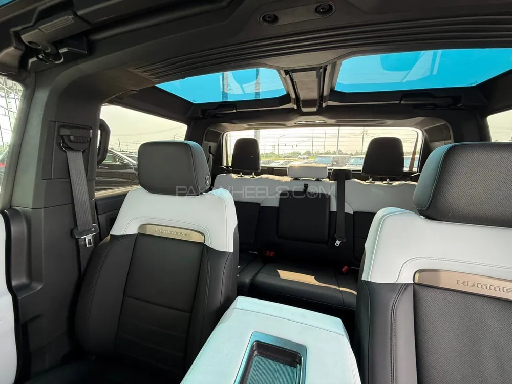 GMC Hummer EV 2022 for Sale in Karachi GMC Hummer EV 2022 for Sale in Karachi Image-7