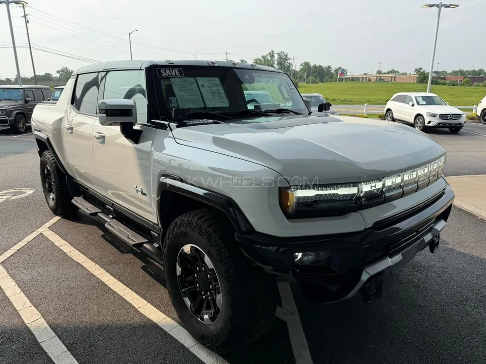 GMC Hummer EV 2022 for Sale in Karachi GMC Hummer EV 2022 for Sale in Karachi Image-2