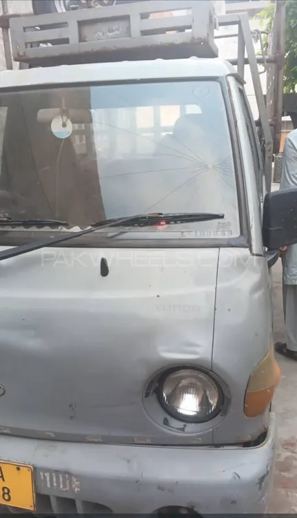 Hyundai Shehzore 2004 for Sale in Faisalabad Hyundai Shehzore 2004 for Sale in Faisalabad Image-3