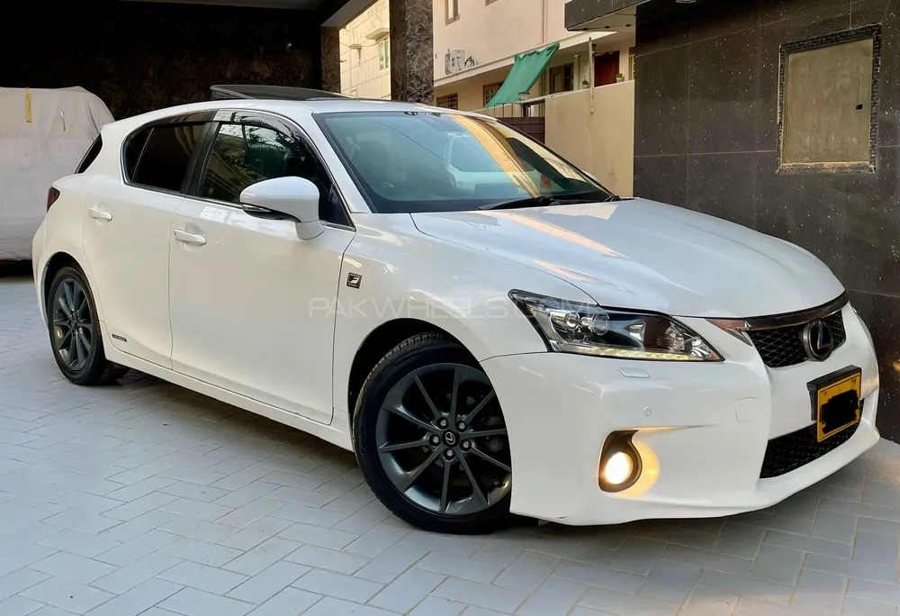 Lexus CT200h 2011 for Sale in Karachi Image-1
