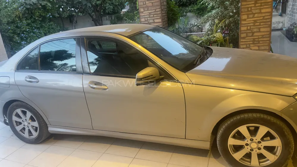 Mercedes Benz C Class 2009 for Sale in Islamabad Image-1