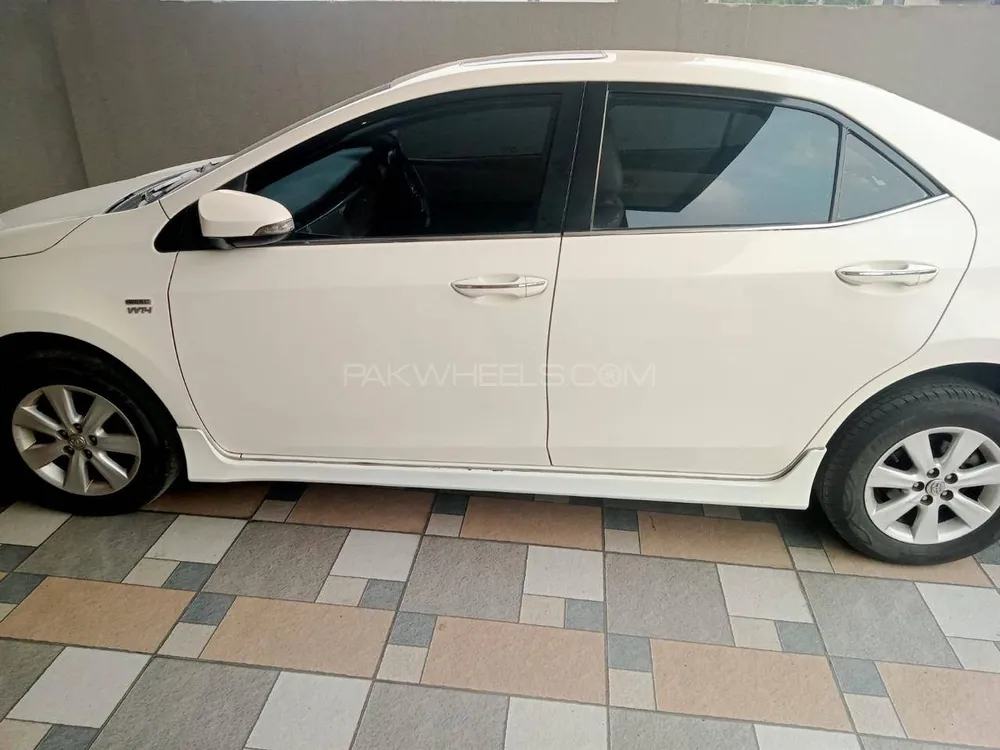 Toyota Corolla 2017 for Sale in Lahore Image-1
