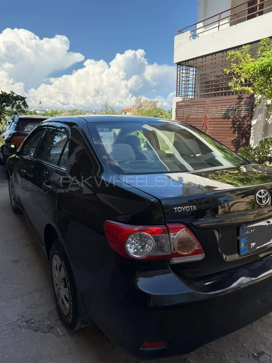 Toyota Corolla 2011 for Sale in Islamabad Image-1