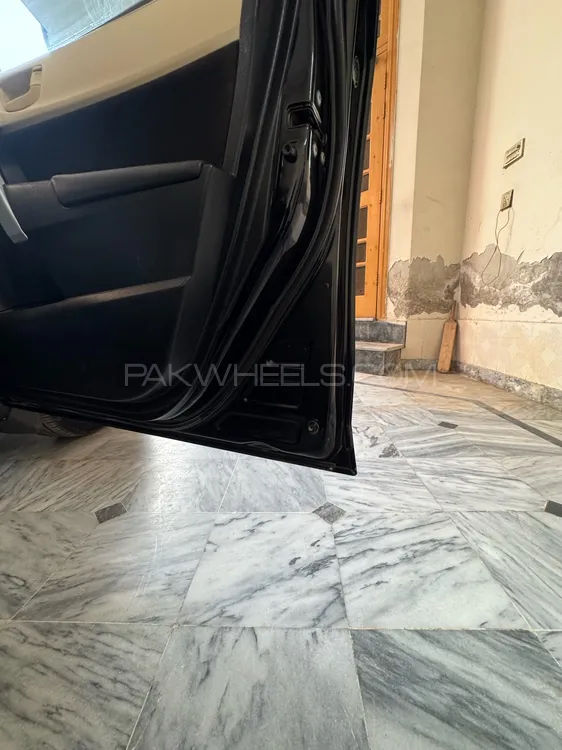 Toyota Corolla 2018 for Sale in Kot Momin Toyota Corolla 2018 for Sale in Kot Momin Image-17