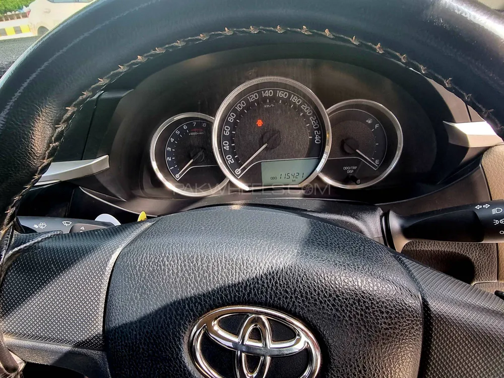 Toyota Corolla 2016 for Sale in Multan Image-1
