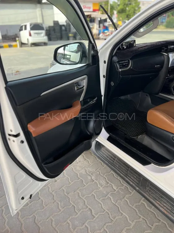 Toyota Fortuner 2021 for Sale in Wah cantt Toyota Fortuner 2021 for Sale in Wah cantt Image-4