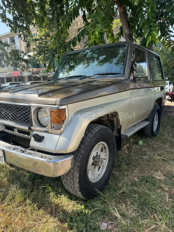 Toyota Land Cruiser 1988 for Sale in Islamabad Image-1