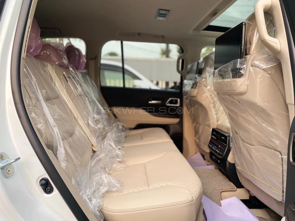 Toyota Land Cruiser 2025 for Sale in Karachi Toyota Land Cruiser 2025 for Sale in Karachi Image-6