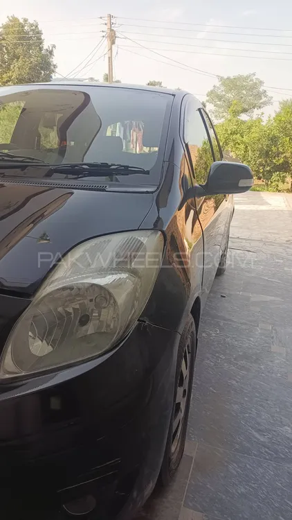 Toyota Vitz 2010 for Sale in Mandi bahauddin Image-1
