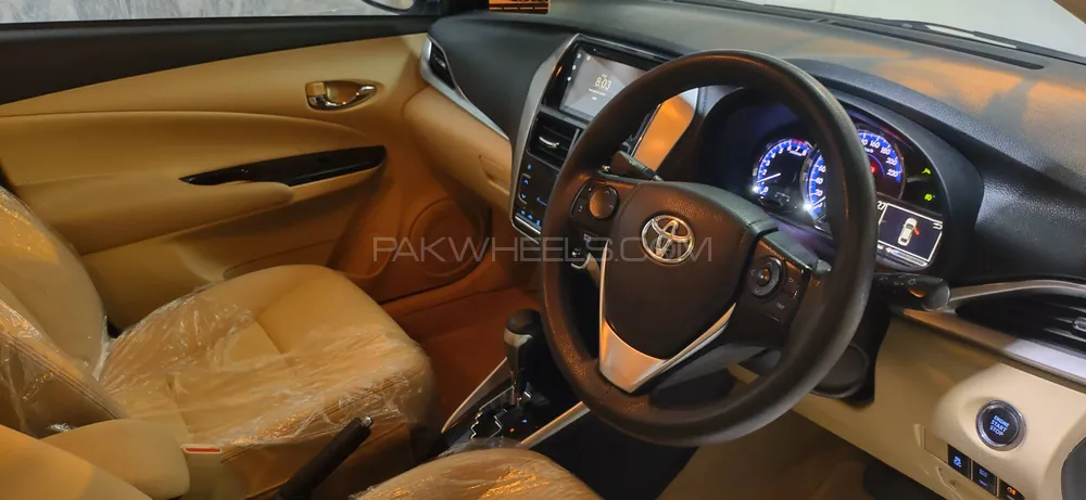 Toyota Yaris Sedan 2021 for Sale in Karachi Image-1