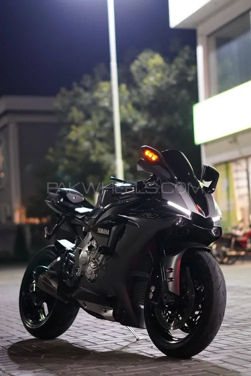 Yamaha YZF-R1 2016 for Sale Image-1