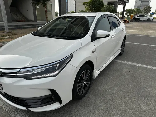 Toyota Corolla Altis Grande CVT-i 1.8 2018