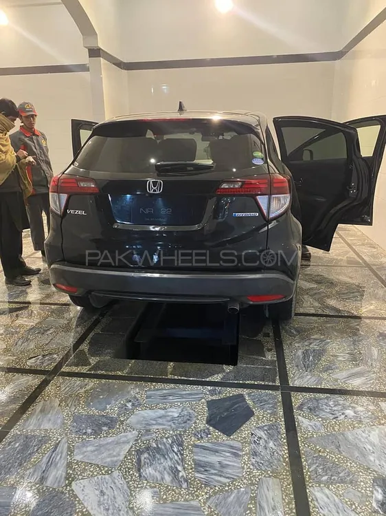 Honda Vezel 2016 for Sale in Mardan Honda Vezel 2016 for Sale in Mardan Image-7