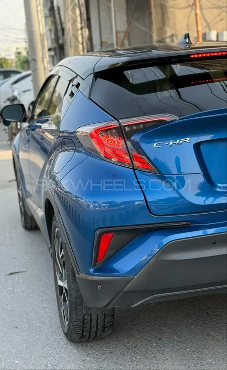 Toyota C-HR 2017 for Sale in Lahore Toyota C-HR 2017 for Sale in Lahore Image-6