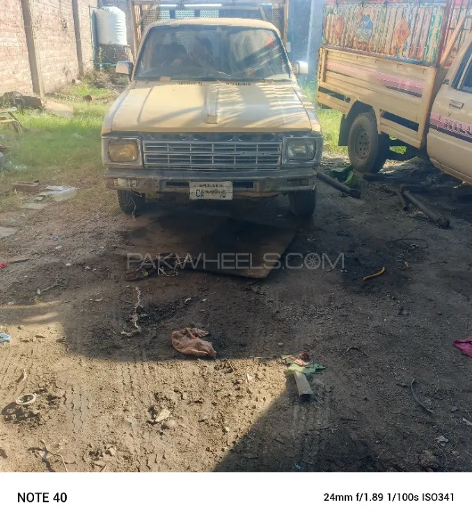 ٹویوٹا ہائیلکس 1983 for Sale in گجرات ٹویوٹا ہائیلکس 1983 for Sale in گجرات Image-2