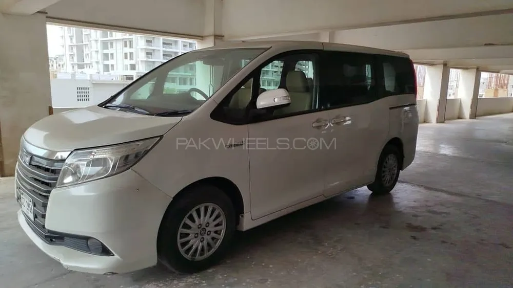 Toyota Noah 2015 for Sale in Karachi Image-1