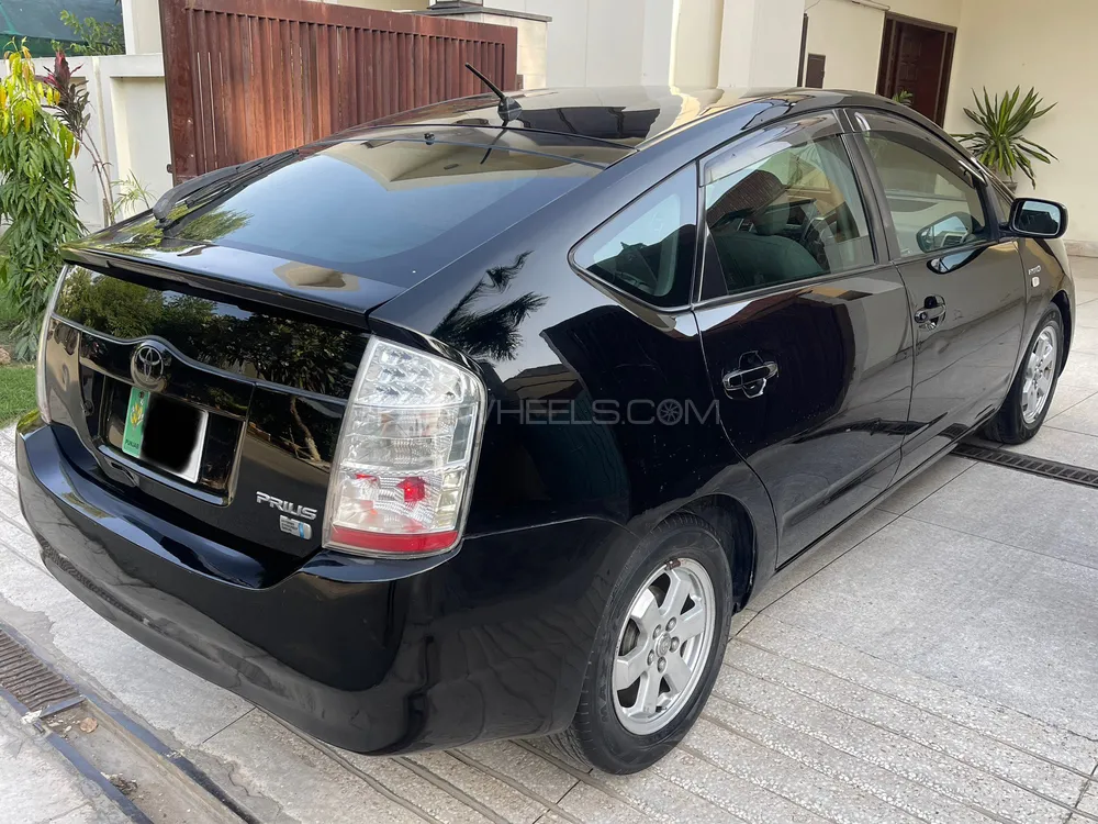 Toyota Prius 2007 for Sale in Lahore Toyota Prius 2007 for Sale in Lahore Image-5