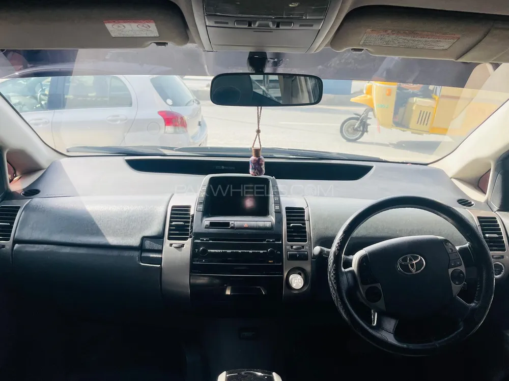Toyota Prius 2007 for Sale in Attock Toyota Prius 2007 for Sale in Attock Image-9