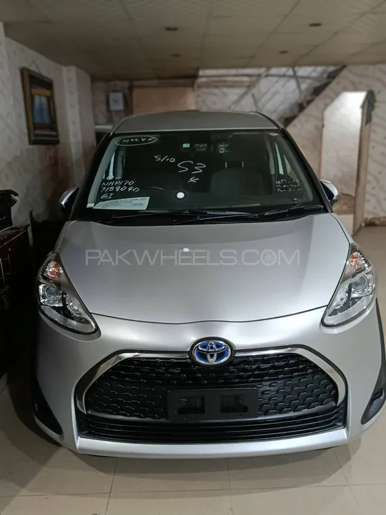 Toyota Sienta 2019 for Sale in Karachi Image-1