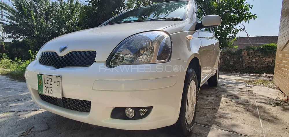 Toyota Vitz 2004 for Sale in Swatmingora Image-1