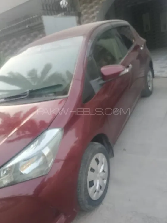 Toyota Vitz 2015 for Sale in Karachi Image-1