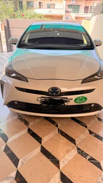 Toyota Prius S Touring Selection 2020