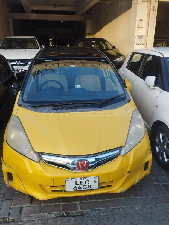 Honda Fit 2012 for Sale in Lahore Image-1