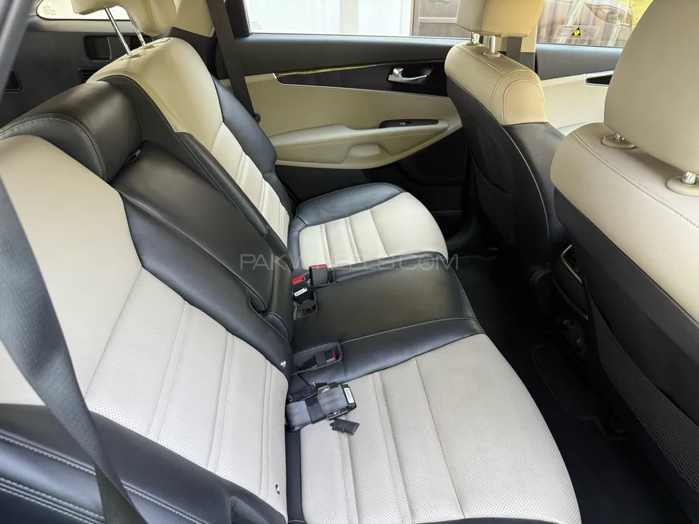 KIA Sorento 2023 for Sale in Lahore KIA Sorento 2023 for Sale in Lahore Image-9
