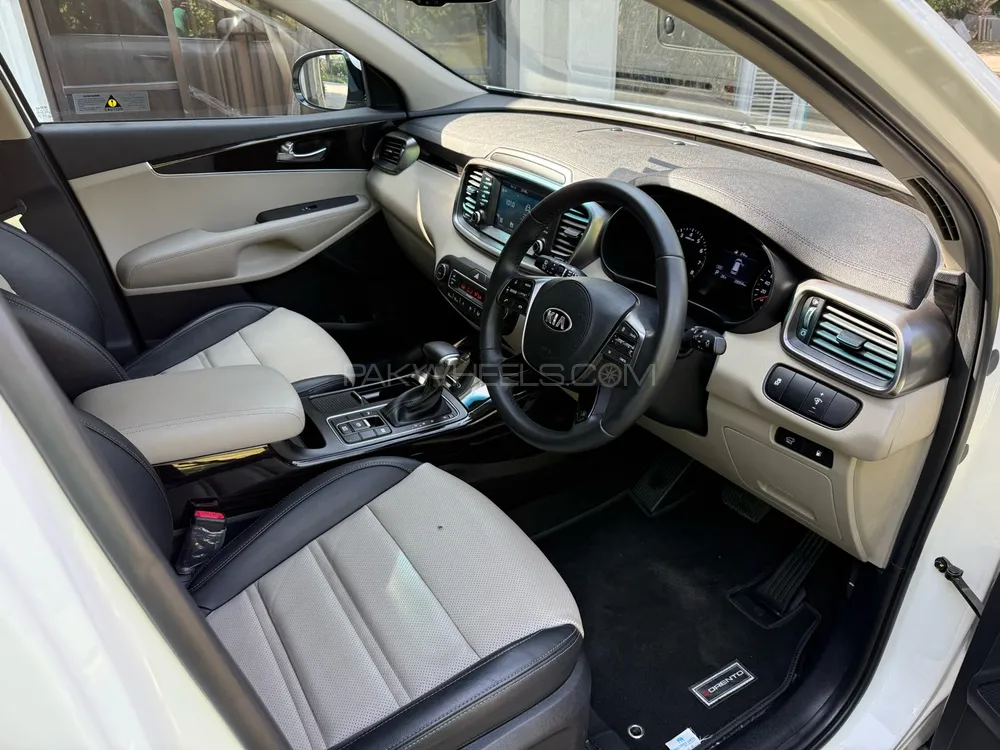 KIA Sorento 2023 for Sale in Lahore KIA Sorento 2023 for Sale in Lahore Image-7