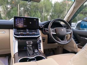 Toyota Land Cruiser ZX LC300 
3.5L Twin Turbo Petrol
Model: 2021
Mileage: 2,000 km 
Unregistered 
Fresh Import 
 
*Heads up Display
*Fingerprint Start
*Rear Entertainment 
*Cool Box
*Beige Room 
*7 Seater 
*Back Autodoor 
*JBL Sound System

Calling and Visiting Hours

Monday to Saturday. 

11:00 AM to 7:00 PM