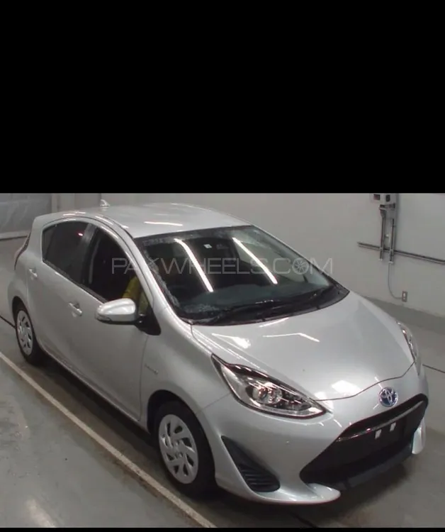 Toyota Aqua 2018 for Sale in Peshawar Image-1