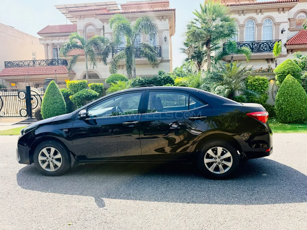 Toyota Corolla 2016 for Sale in Lahore Image-1