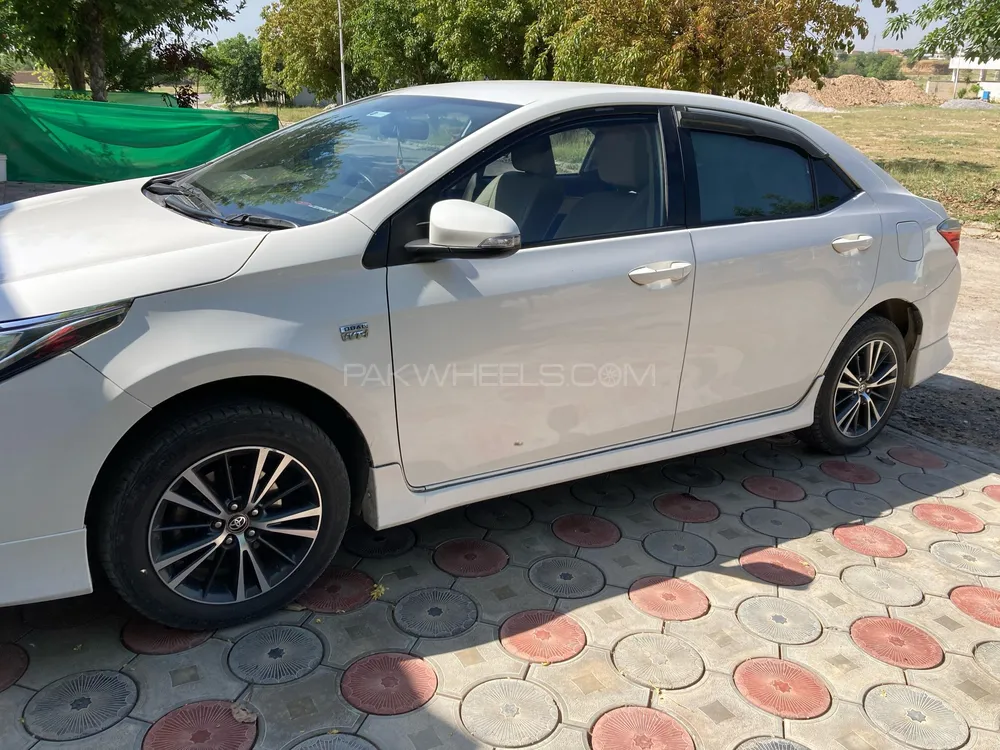 Toyota Corolla 2021 for Sale in Islamabad Image-1