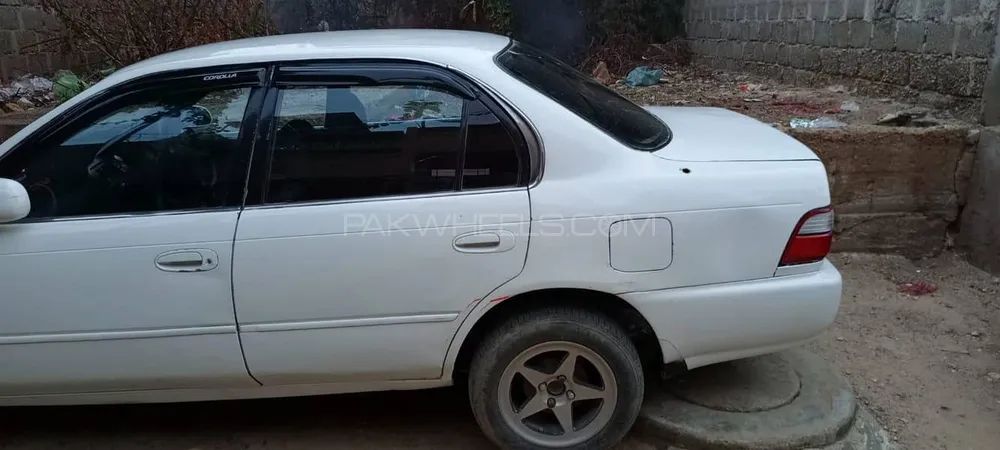 Toyota Corolla 2001 for Sale in Karachi Image-1