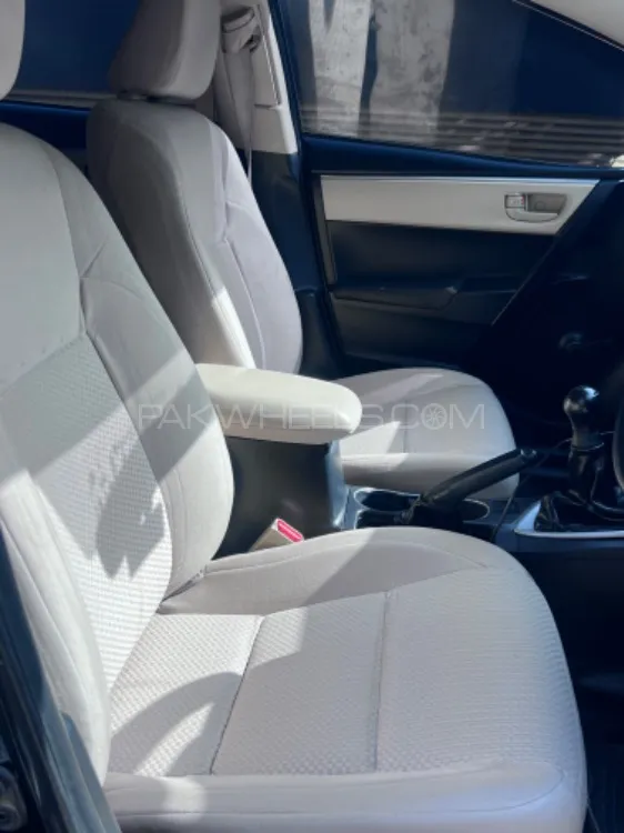 Toyota Corolla 2017 for Sale in Lahore Toyota Corolla 2017 for Sale in Lahore Image-11