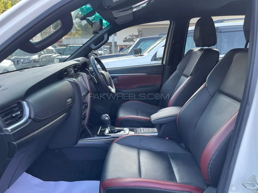 Toyota Fortuner 2022 for Sale in Karachi Toyota Fortuner 2022 for Sale in Karachi Image-10