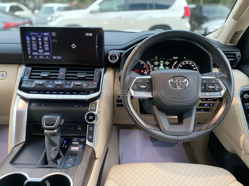 Toyota Land Cruiser 2021 for Sale in Karachi Toyota Land Cruiser 2021 for Sale in Karachi Image-12