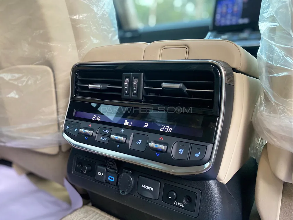 Toyota Land Cruiser 2021 for Sale in Karachi Toyota Land Cruiser 2021 for Sale in Karachi Image-20