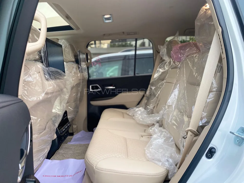Toyota Land Cruiser 2021 for Sale in Karachi Toyota Land Cruiser 2021 for Sale in Karachi Image-18