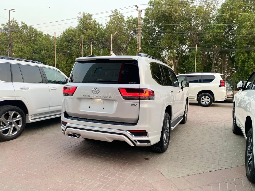 Toyota Land Cruiser 2021 for Sale in Karachi Toyota Land Cruiser 2021 for Sale in Karachi Image-5