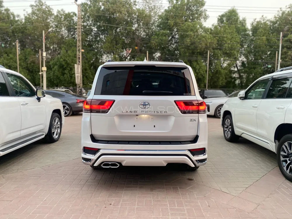 Toyota Land Cruiser 2021 for Sale in Karachi Toyota Land Cruiser 2021 for Sale in Karachi Image-6