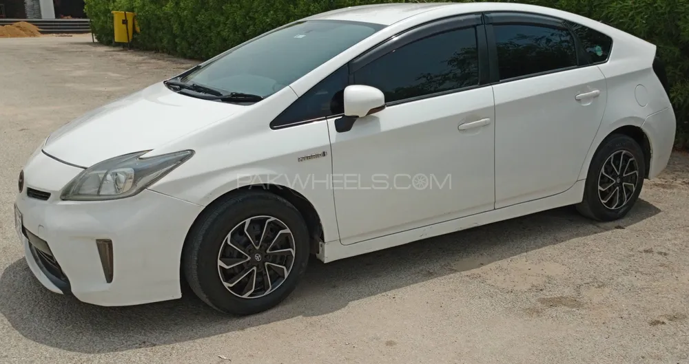 ٹویوٹا پریوس 2013 for Sale in کراچی ٹویوٹا پریوس 2013 for Sale in کراچی Image-6
